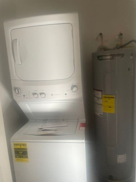 Building Photo - 7251 Willoughby Dr