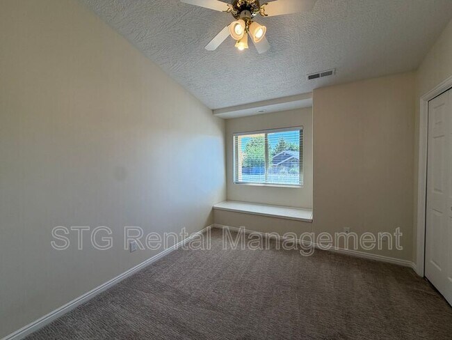 Building Photo - 3182 S Bloomington Dr W