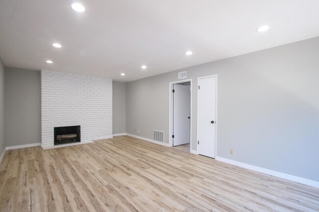 Building Photo - 577 S Eden Ave