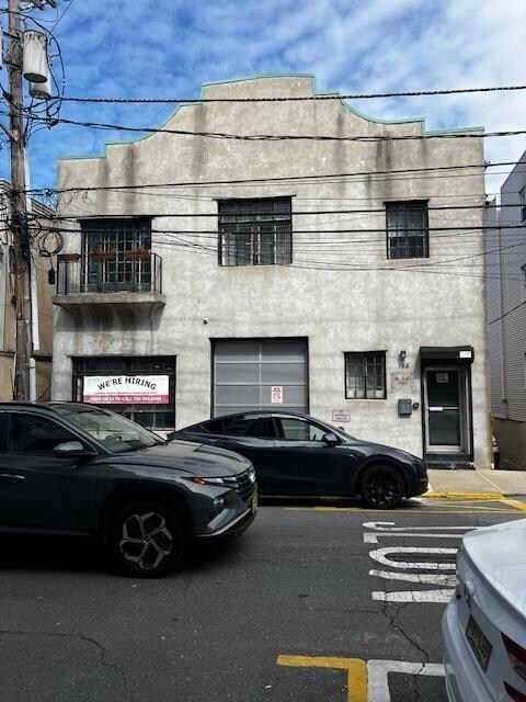 Building Photo - 148 71st St