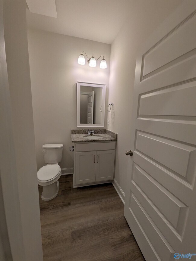 Building Photo - 336 Jackson Pt Cir