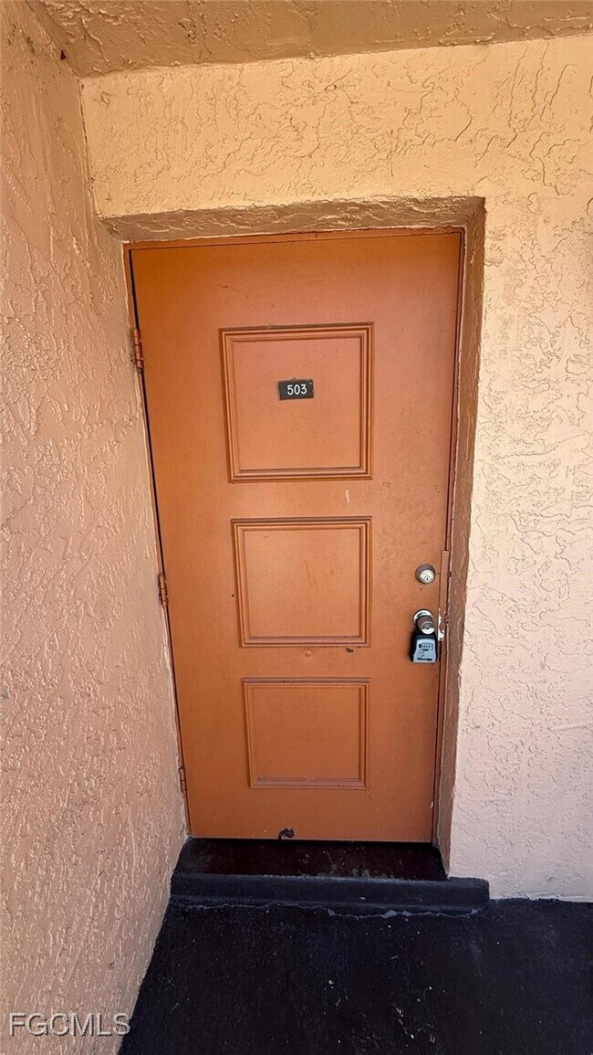 Building Photo - 2680 Park Windsor Dr