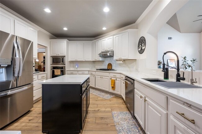 Building Photo - 12920 Bloomfield Hills Ln