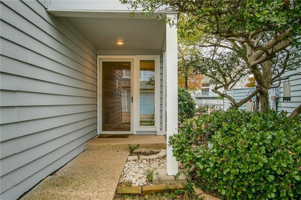 Front door - 631 Cimarron Trl