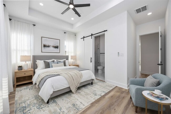 Building Photo - 4533 Larkspur St