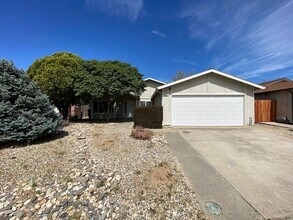 Building Photo - 3 Bedroom 2 Bathroom Home In Rosemont Open House Friday April 3rd 4-5 PM