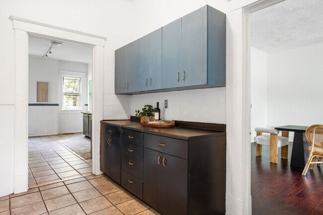 Building Photo - 5 Bed 5 Bath in Atlanta - Prime Location! ...