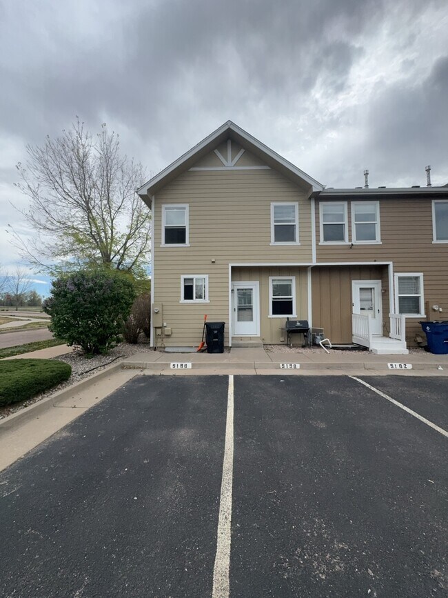 Building Photo - 5198 Dovetail Ln