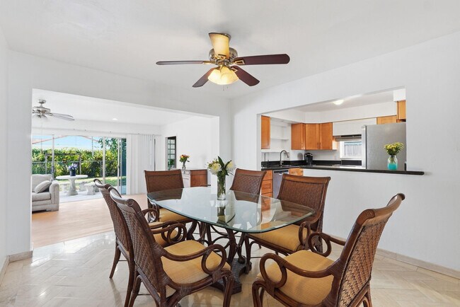 Building Photo - 218 SE 3rd Terrace