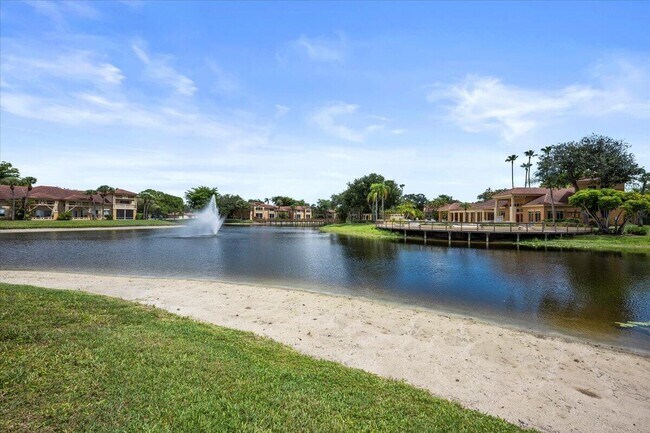 Building Photo - 4887 Via Palm Lakes Via