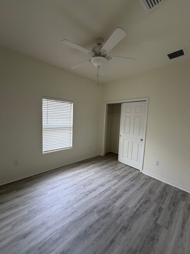 Building Photo - 1060 San Cristobal Ave