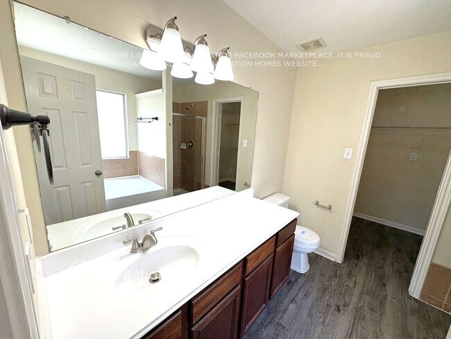 Building Photo - 4030 Falvel Shadow Creek Dr