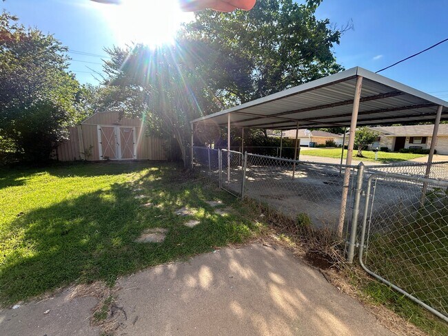Building Photo - 101 Hillcrest Dr