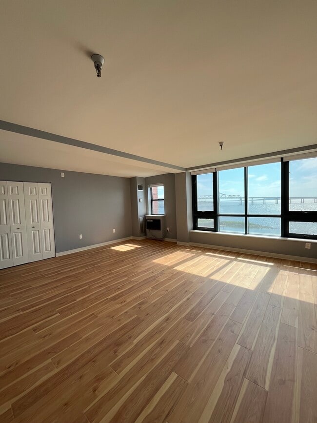 Building Photo - 750 Davol St