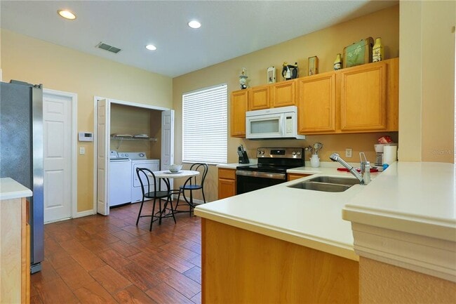 Building Photo - 331 Henley Cir