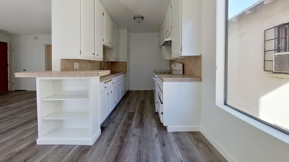 Building Photo - 5555 W 8th St