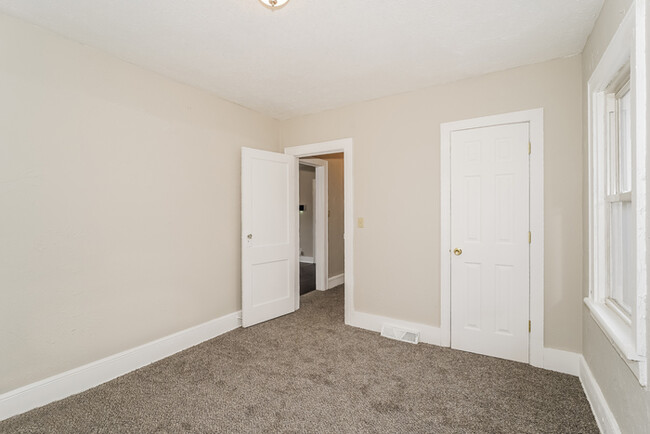 Building Photo - Cozy Charm Meets Natural Light – 2-Bed in ...