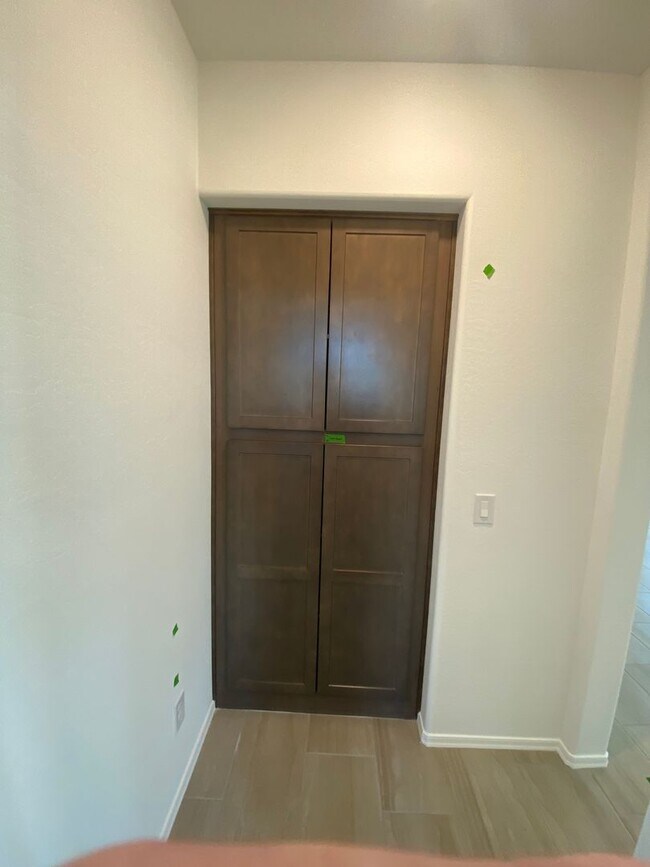 Building Photo - Beautiful Newer Build 3 Bed/2 Bath with Den in Rancho Cabrillo