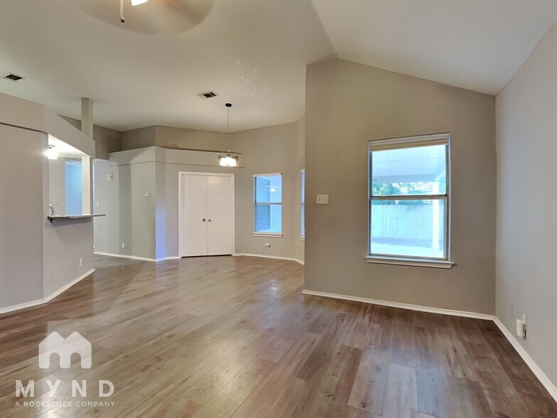 Building Photo - 6006 Ashley Spring