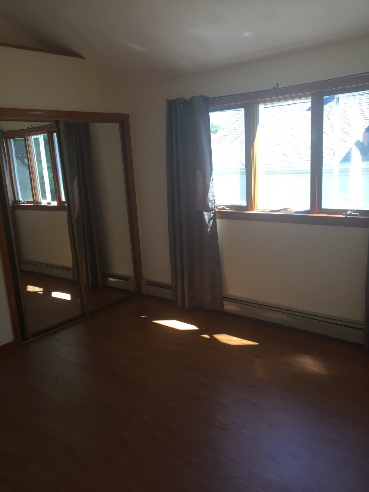 Building Photo - 42 Pond St