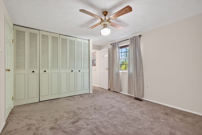 Building Photo - 2806 Logway Rd