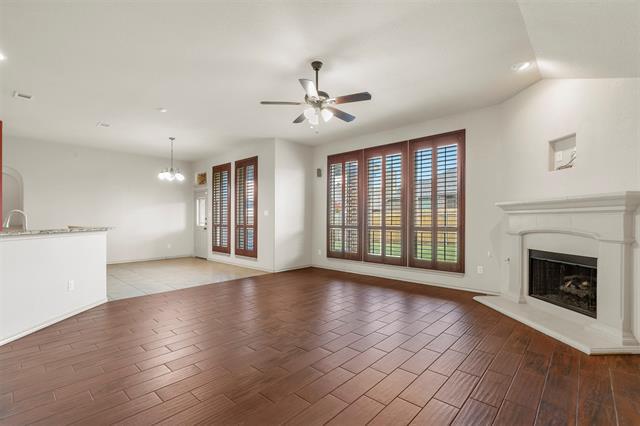 Building Photo - 5345 Thornbush Dr