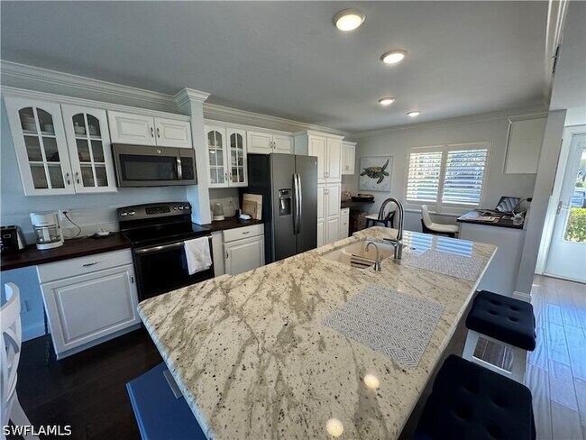 Building Photo - 5975 Bloomfield Cir