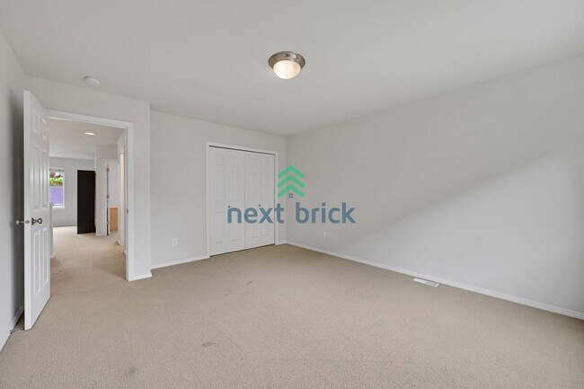 Building Photo - 3 BED & 2.5 BATH SINGLE FAMILY HOUSE FOR RENT