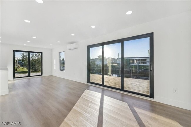 Building Photo - 4419 N Bay Cir