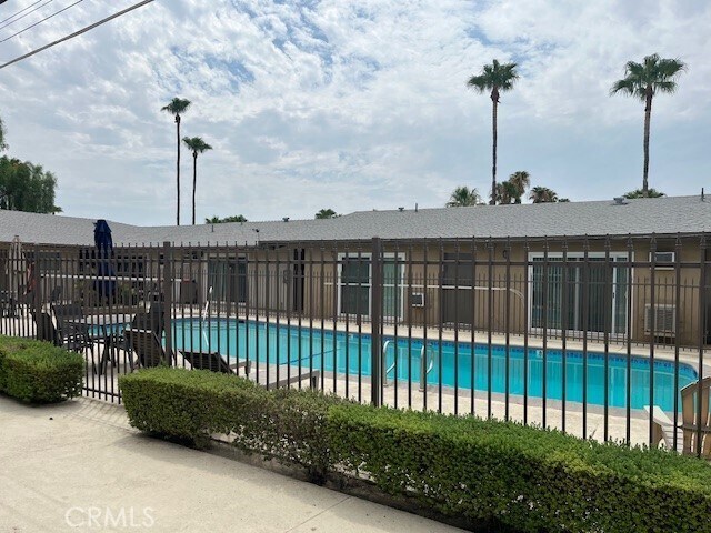 Building Photo - 686 E Cottonwood Rd