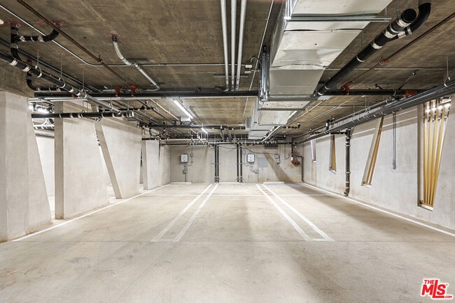 Building Photo - 1021 N Ogden Dr