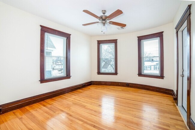 Building Photo - 82 Tower St