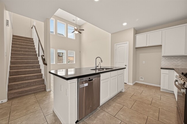 Building Photo - 6126 Prince Pl Dr