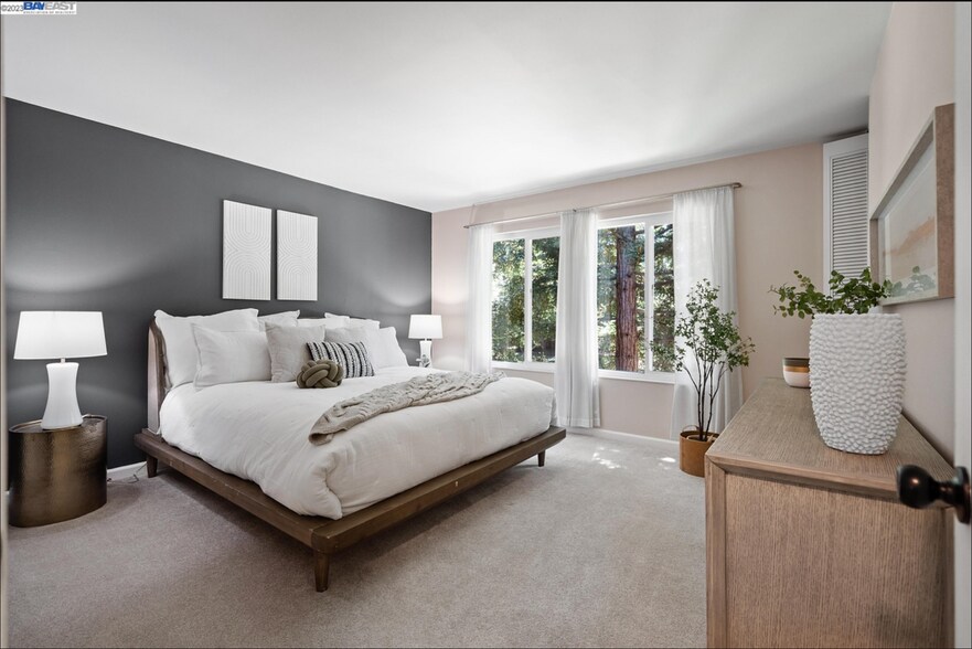 Building Photo - 810 Oak Grove Rd