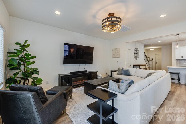 Building Photo - 12017 Basking Dr