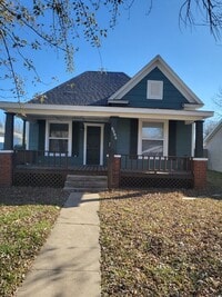 Building Photo - Full remodel on this beauty!