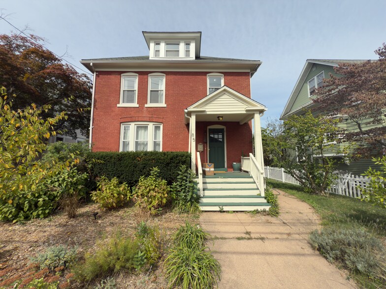 Building Photo - 85 Putnam Ave