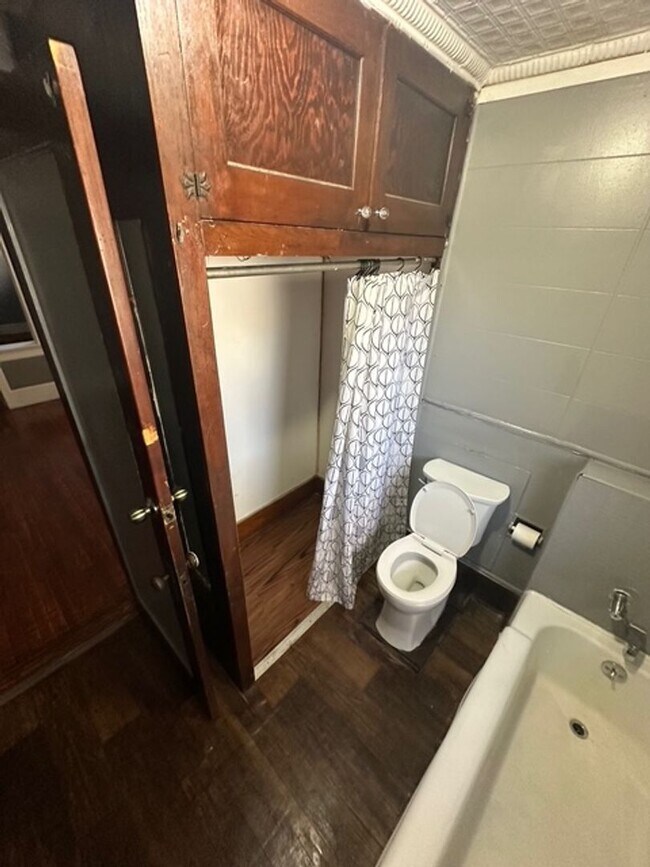 Building Photo - 268 Ave. C