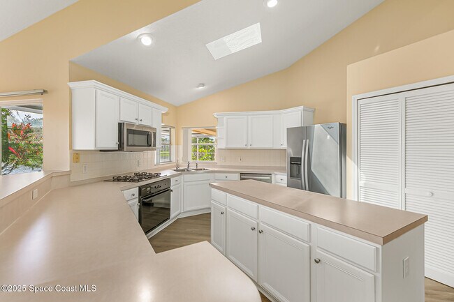 Building Photo - 1050 Fieldstone Dr