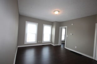 Building Photo - 540 E Beck St