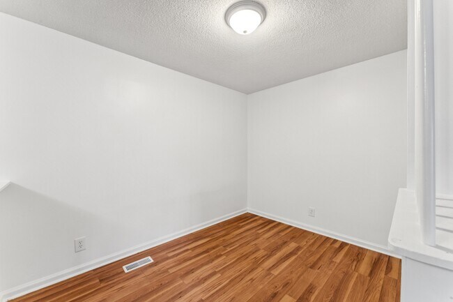 Building Photo - 417 Price Dr