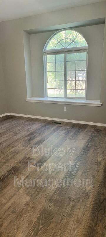 Building Photo - 2263 E Clarene St