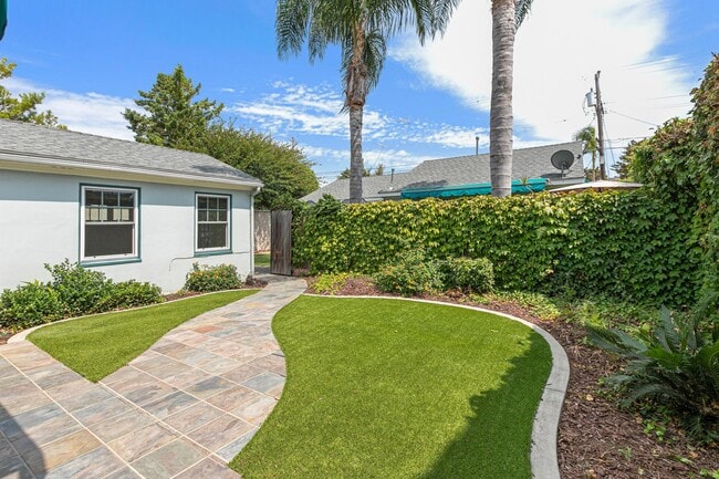 Building Photo - In the heart of the Coronado Village!