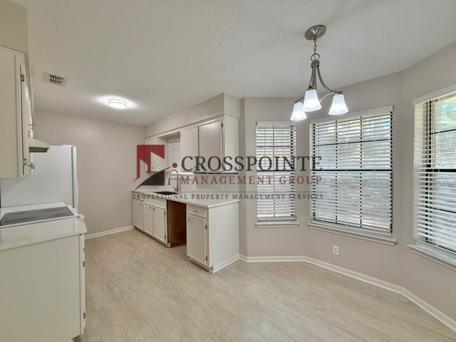 Building Photo - Tour Today! 3 Bedroom, 2 Bathroom Home!