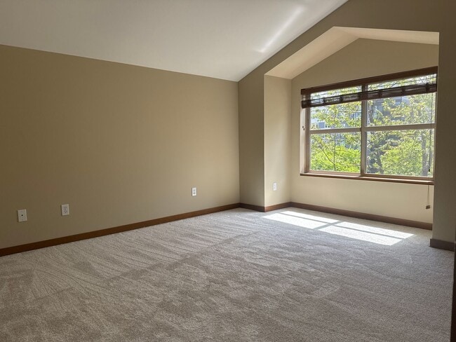 Building Photo - Convenient 3 beds, 2.5 bath in Ballard