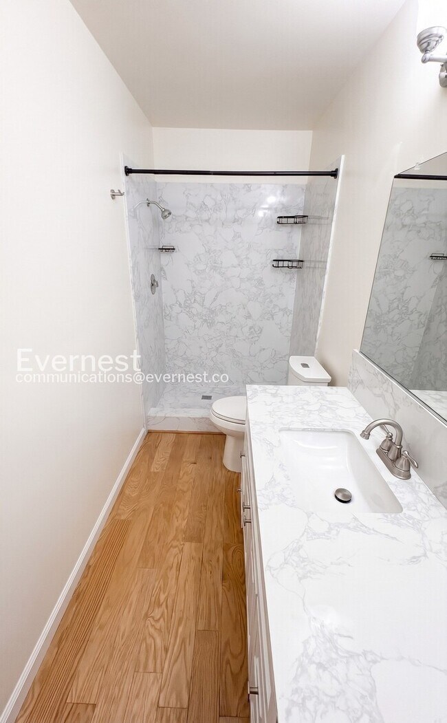 Building Photo - 4-Bed/2-Bath/Available Now!