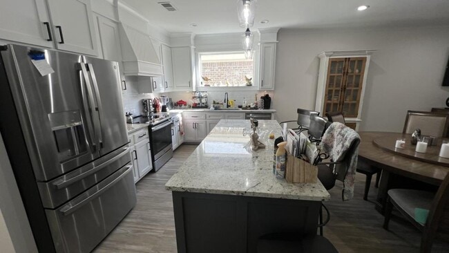 Building Photo - 19 Bridgefield Ct