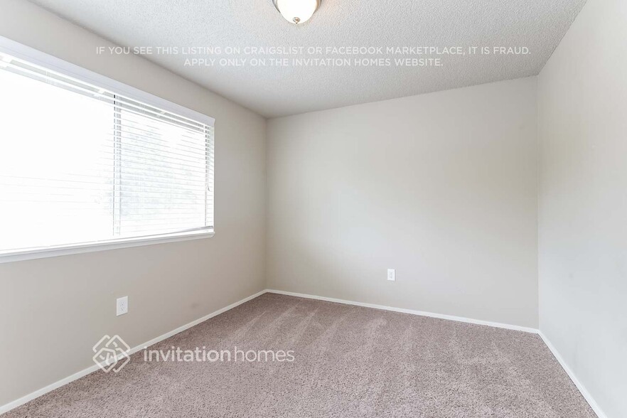 Building Photo - 34811 27th Ave SW