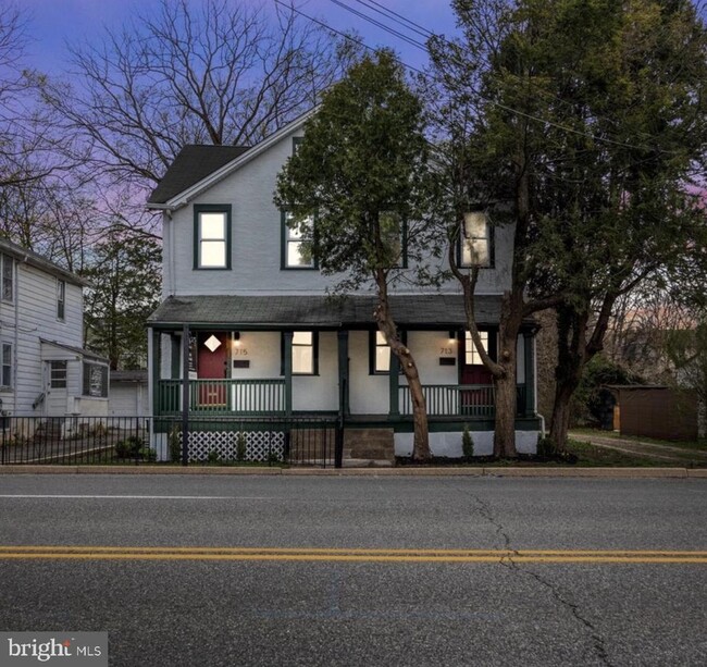 Building Photo - 713 Haverford Rd