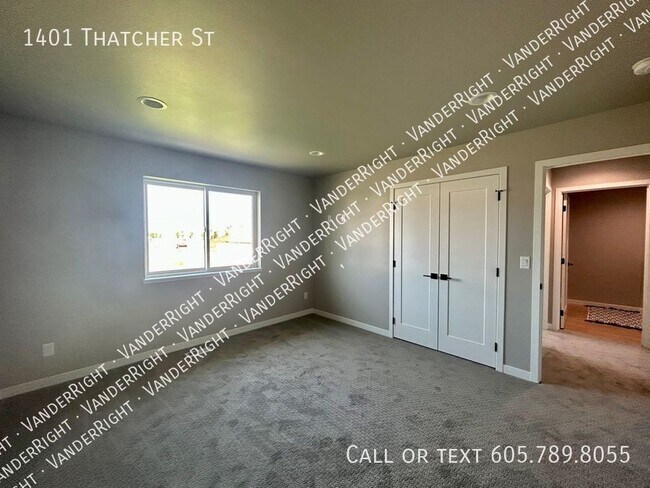 Building Photo - 1401 Thatcher St